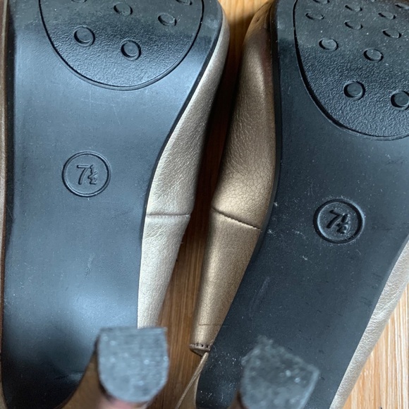 Gold Open Toe Heels Size 7.5 - Picture 5 of 6